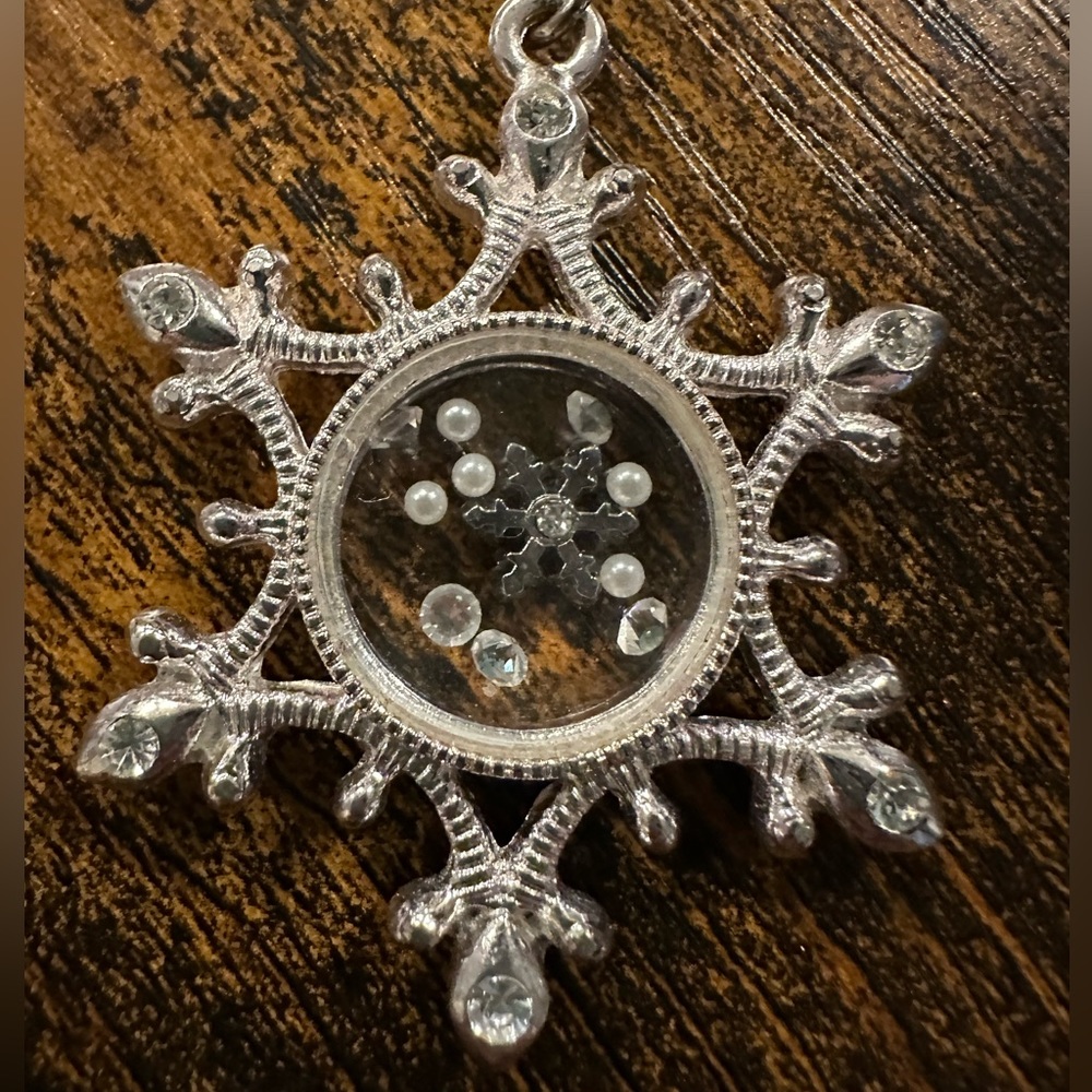 Snowflake Neclace